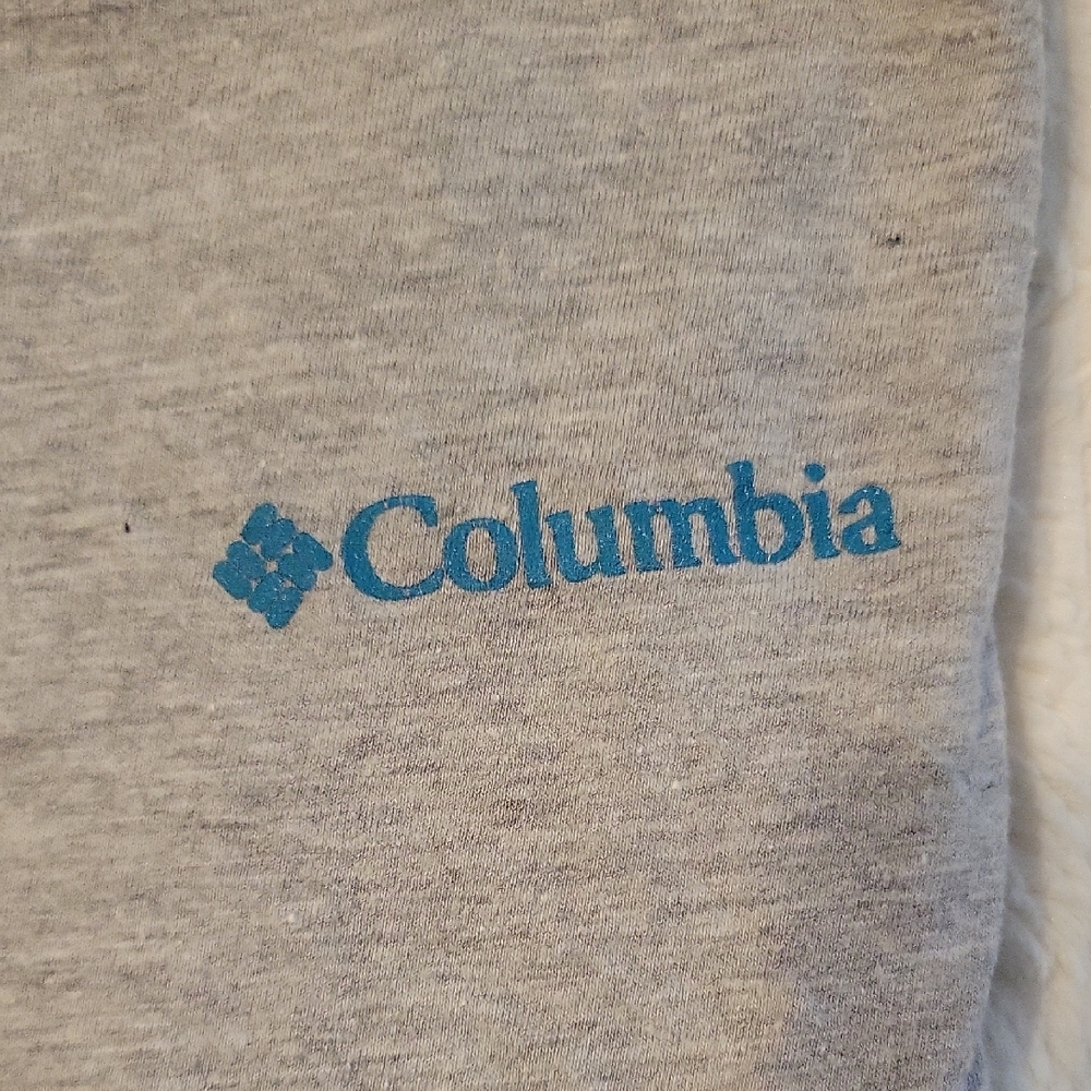 Columbia Heather Gray Rocky Mountains Graphic T-Shirt - Picture 4 of 10